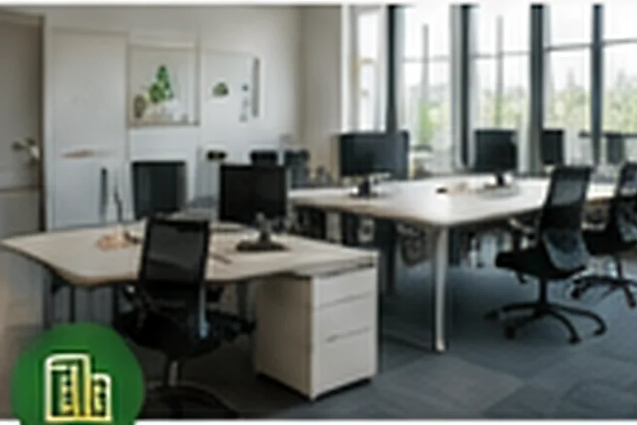 Professional cleaning in a modern Winnipeg office